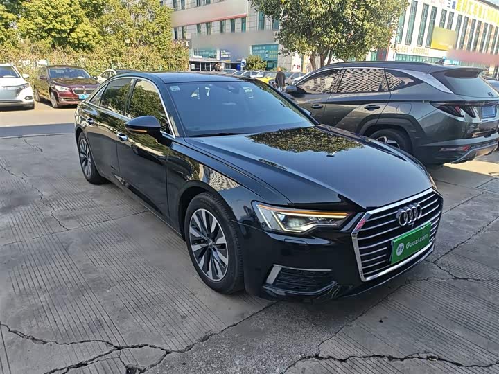 Фото 4 - Audi A6L
