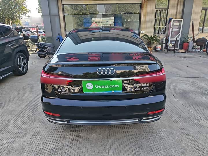 Фото 6 - Audi A6L