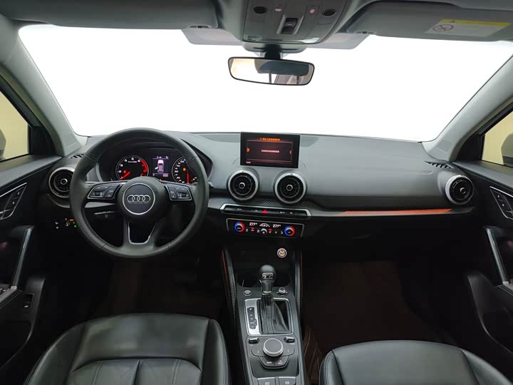 Фото 2 - Audi Q2L