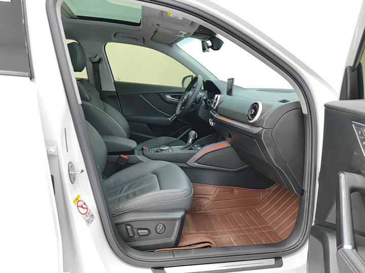 Фото 3 - Audi Q2L