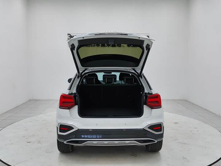 Фото 7 - Audi Q2L