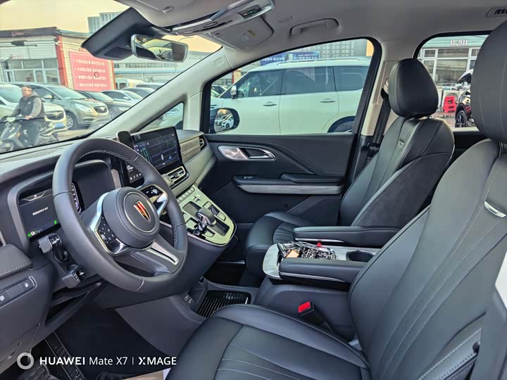 Фото 7 - Hongqi HQ9 Hybrid