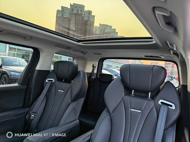 Фото 9 - Hongqi HQ9 Hybrid