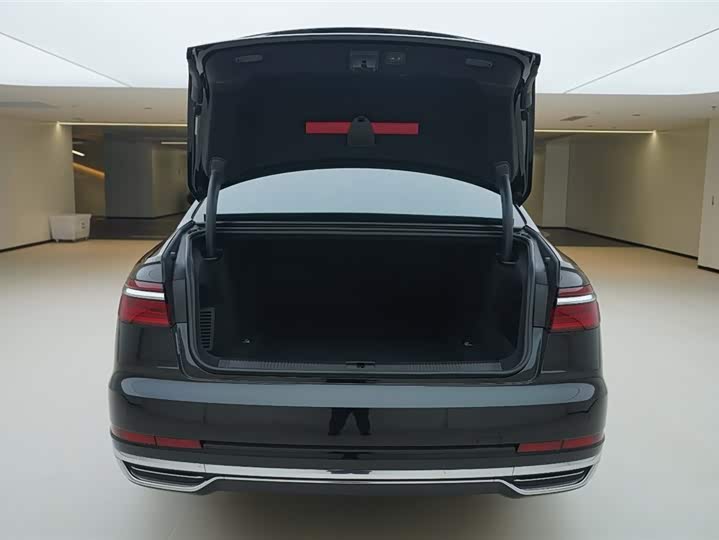 Фото 6 - Audi A8