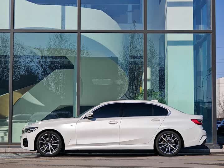 Фото 2 - BMW 3 Series