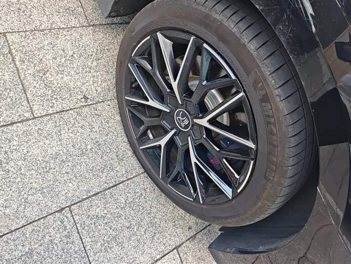 Фото 6 - BYD Han