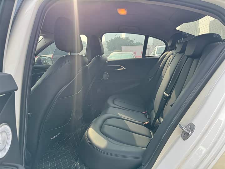 Фото 4 - BMW 1 Series