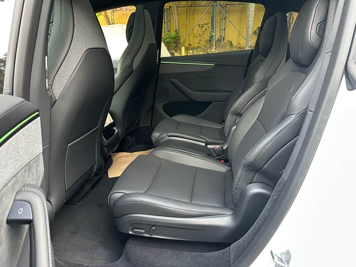 Фото 8 - Tesla Model Y