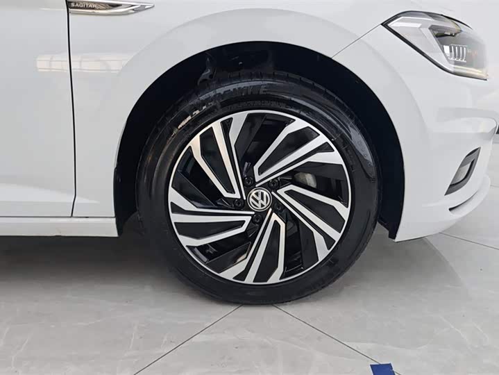 Фото 6 - Volkswagen Sagitar L