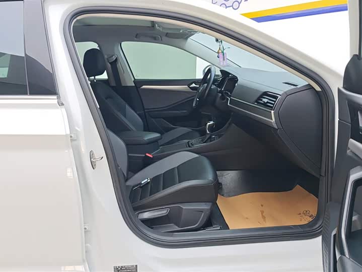 Фото 8 - Volkswagen Sagitar L