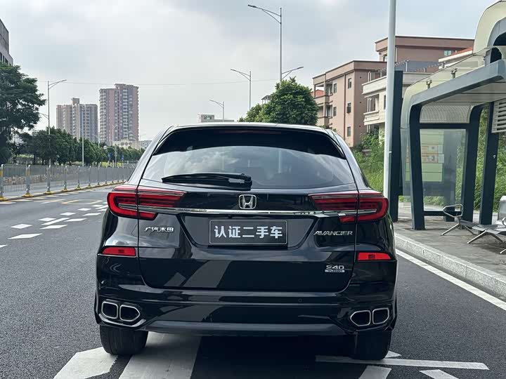 Фото 7 - Honda Avancier