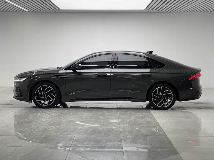 Фото 7 - Lincoln Z (Zephyr)