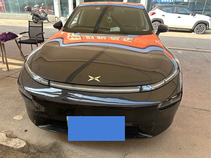 Фото 2 - XPeng P7