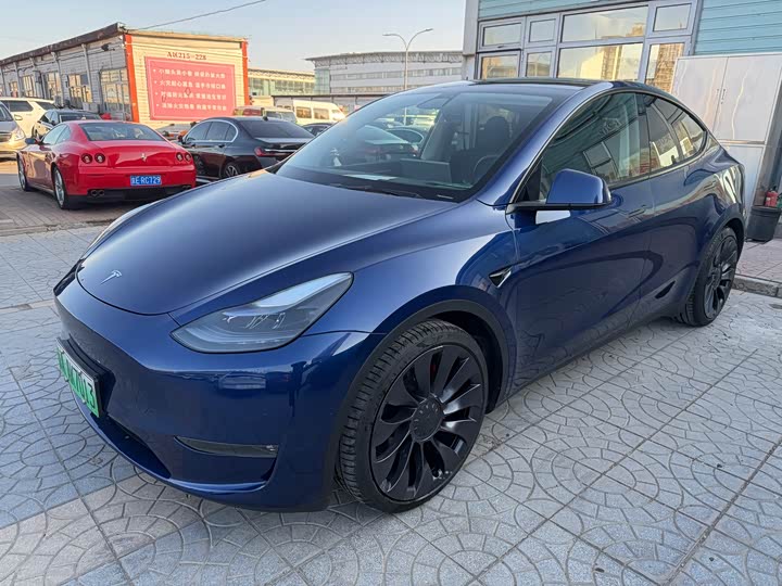 Фото 2 - Tesla Model Y