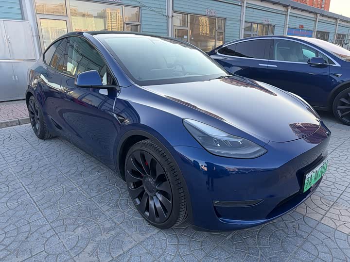 Фото 3 - Tesla Model Y
