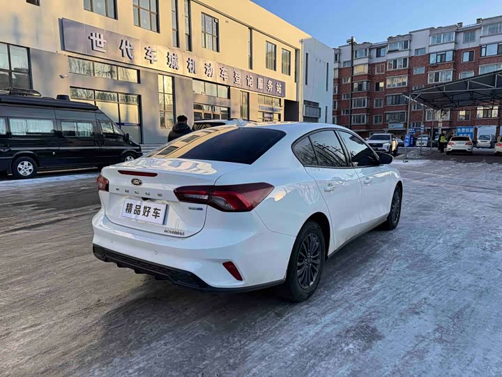 Фото 6 - Ford Focus