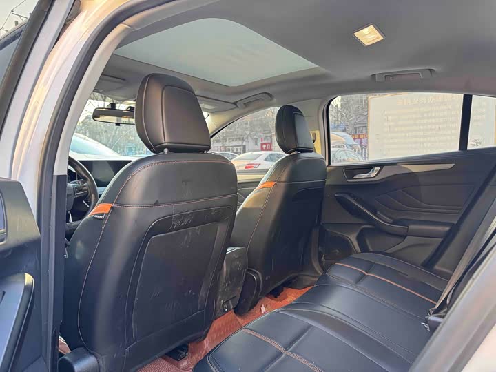 Фото 7 - Ford Focus