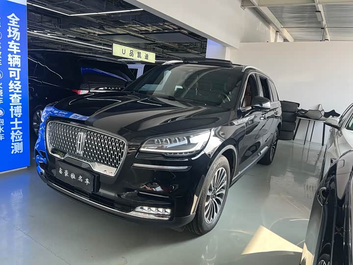 Фото 1 - Lincoln Aviator