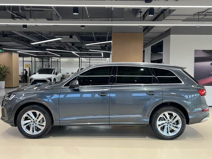 Фото 3 - Audi Q7