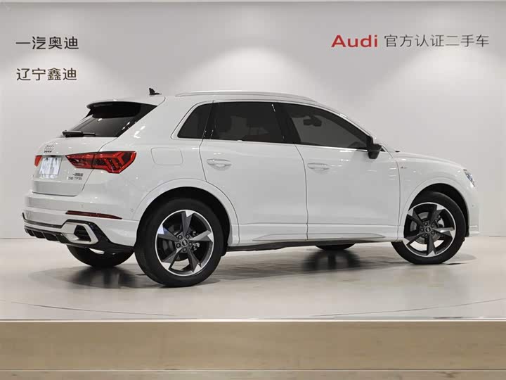 Фото 4 - Audi Q3