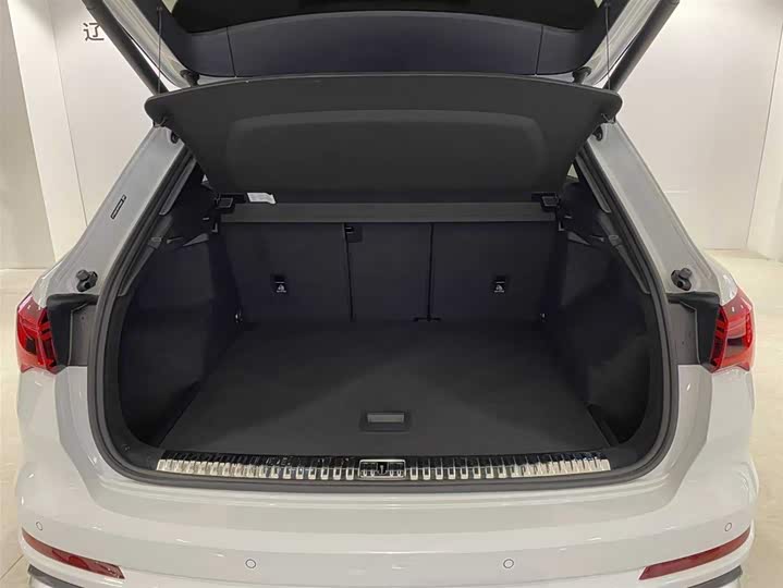 Фото 6 - Audi Q3