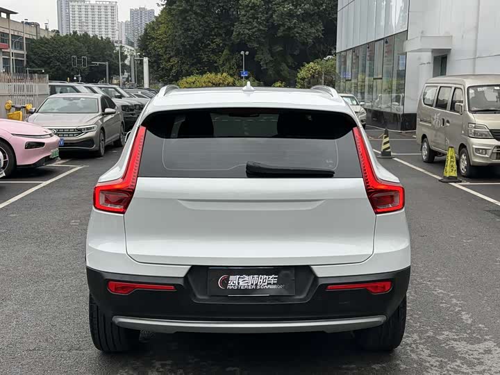 Фото 5 - Volvo XC40
