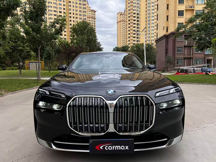 Фото 2 - BMW 7 Series