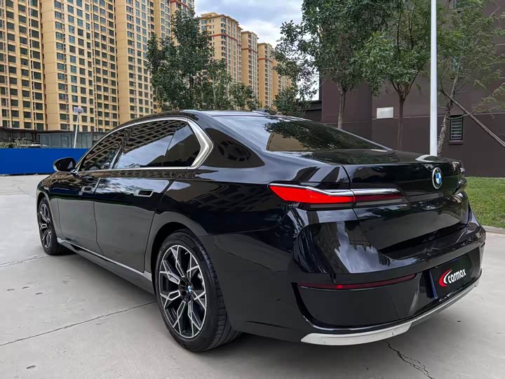 Фото 4 - BMW 7 Series