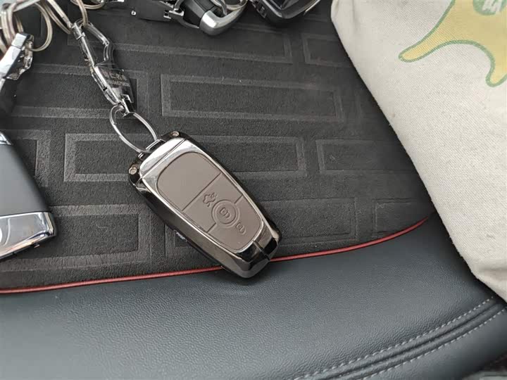 Фото 9 - Ford Mondeo