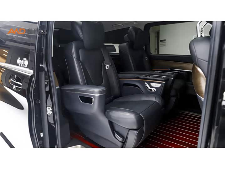 Фото 8 - Mercedes-Benz V-Class