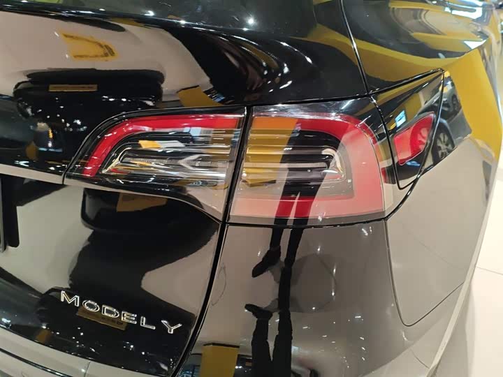 Фото 8 - Tesla Model Y