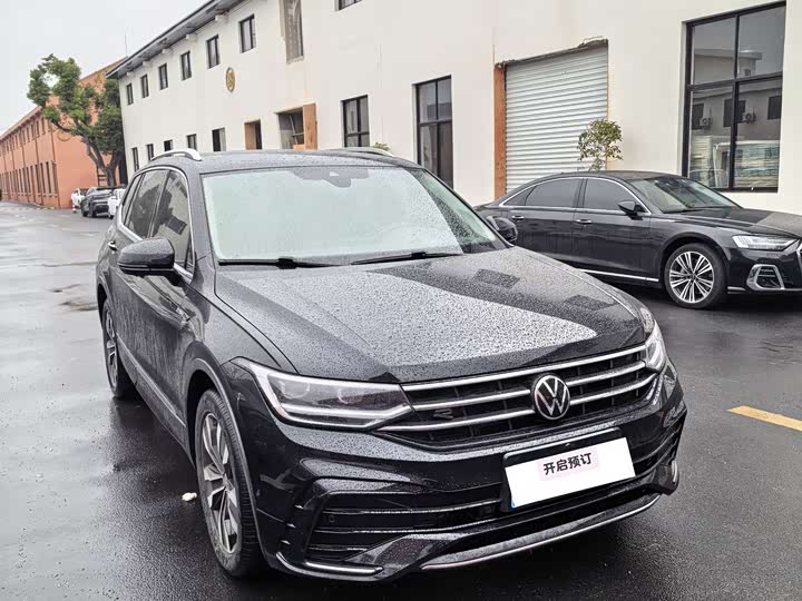 Фото 3 - Volkswagen Tiguan L Pro