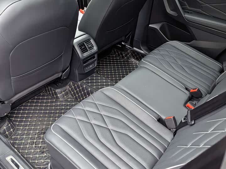 Фото 5 - Volkswagen Tiguan L Pro