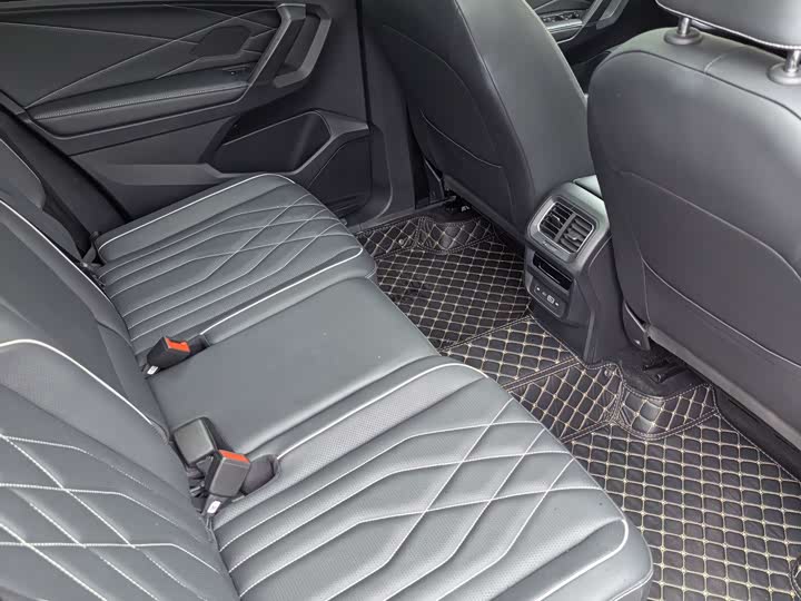 Фото 6 - Volkswagen Tiguan L Pro