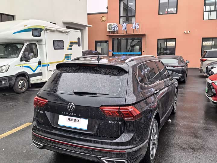 Фото 9 - Volkswagen Tiguan L Pro