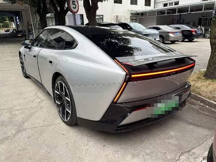 Фото 4 - XPeng P7