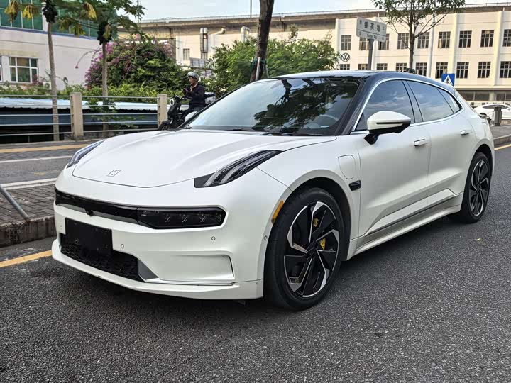 Фото 1 - Zeekr 001