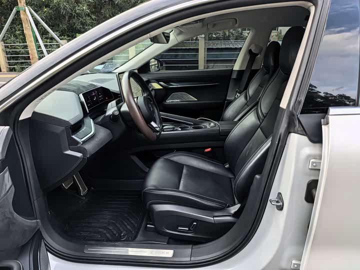 Фото 9 - Zeekr 001