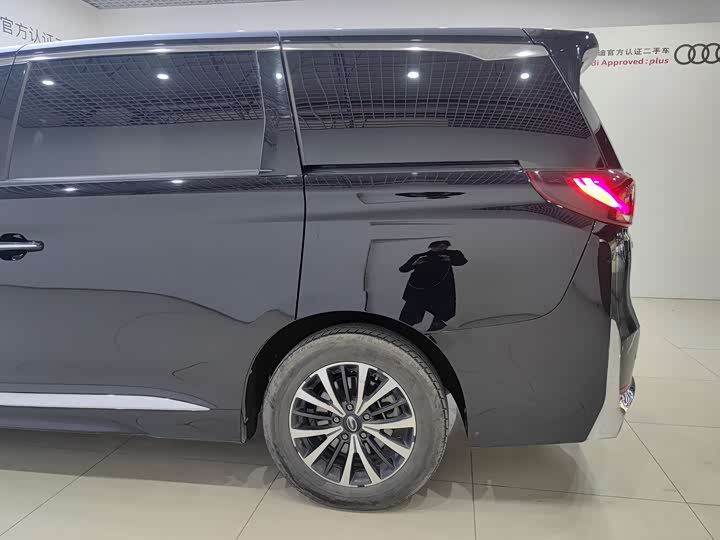 Фото 8 - GAC Trumpchi M8