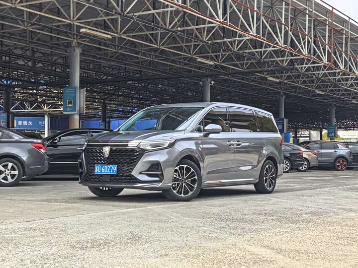 Фото 1 - Roewe iMax 8