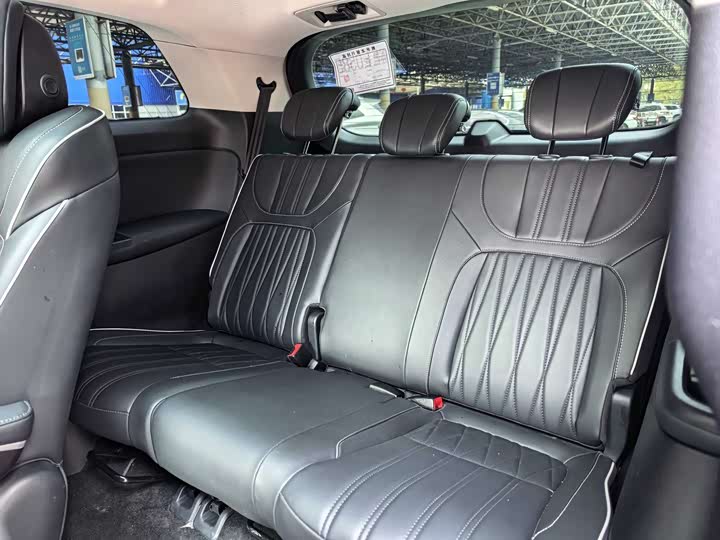 Фото 5 - Roewe iMax 8