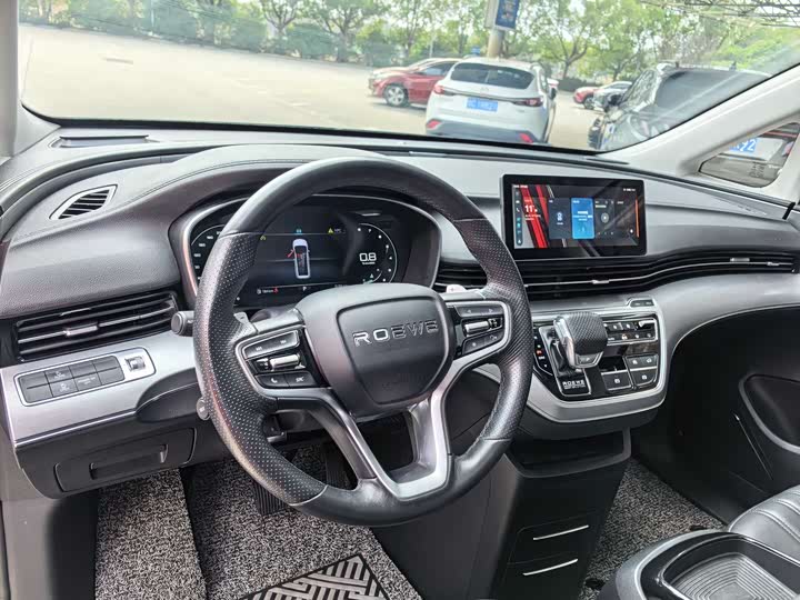 Фото 7 - Roewe iMax 8