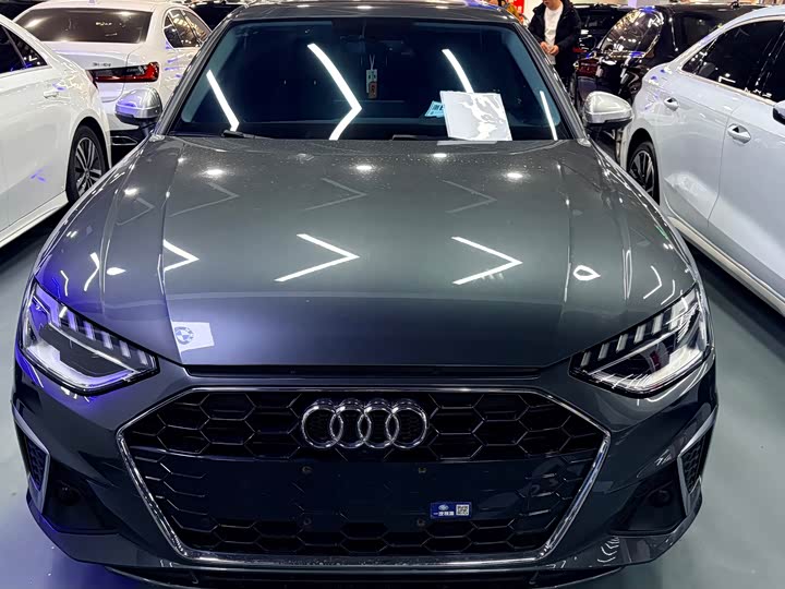 Фото 1 - Audi A4L