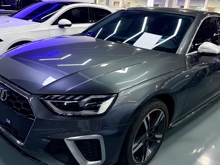 Фото 2 - Audi A4L