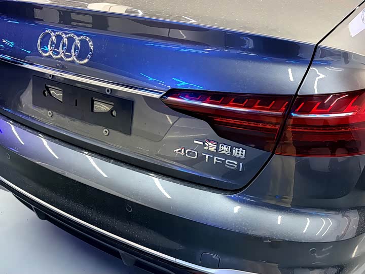 Фото 9 - Audi A4L