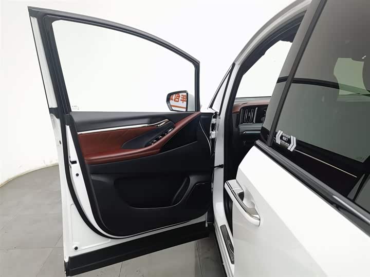 Фото 8 - GAC Trumpchi M8