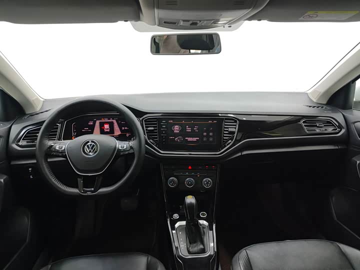 Фото 9 - Volkswagen T-Roc