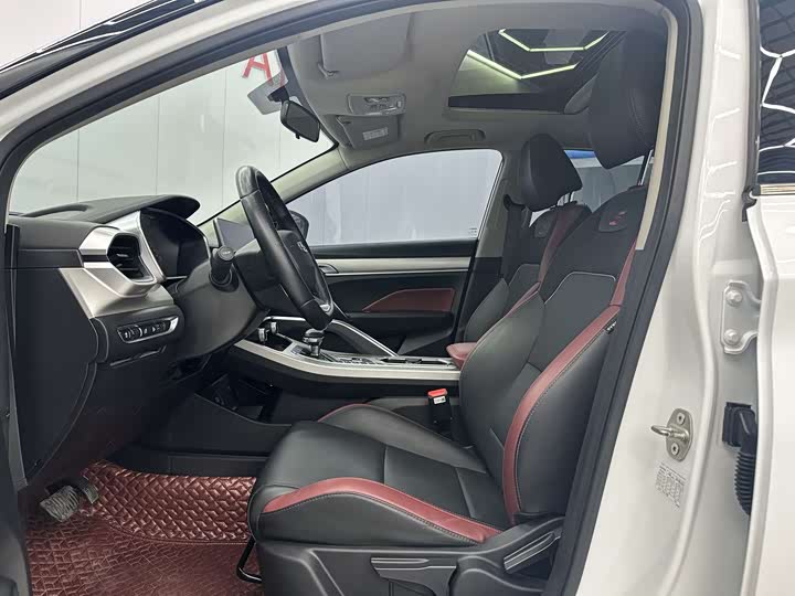 Фото 4 - Geely Coolray