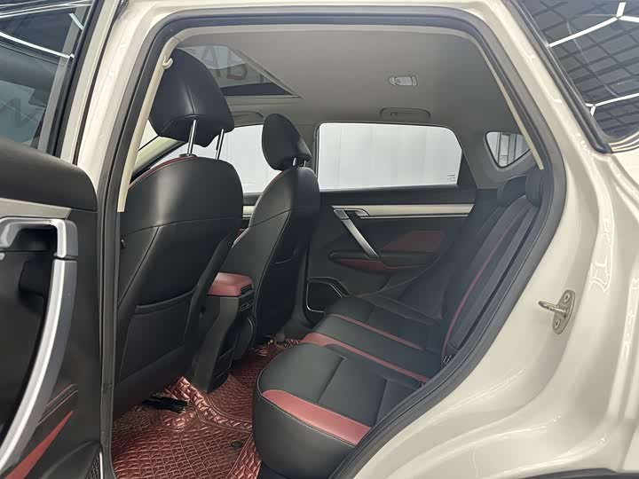 Фото 5 - Geely Coolray