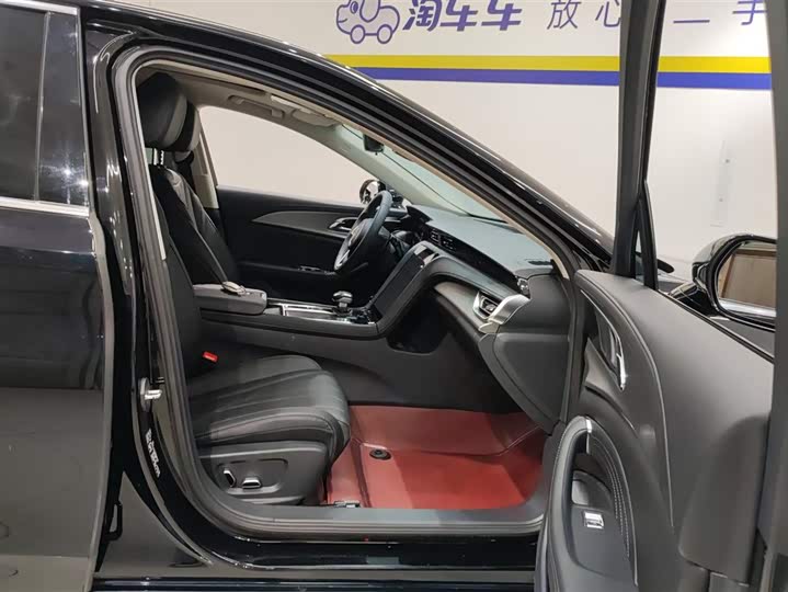 Фото 8 - Hongqi H5